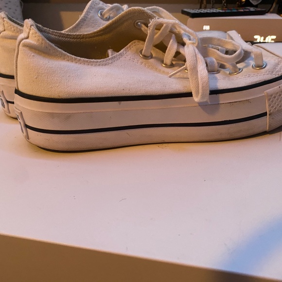 Converse - Picture 1 of 2
